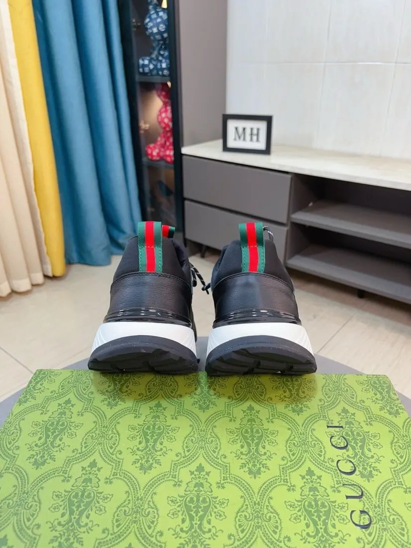 Men's shoes 💰458🌹🌹GUCCI [Gucci] New high-end brand of men's shoes, the latest fashionable casual men's shoes, trendy and versatile, relaxed and sporty style, uppers imported from Italy, first-layer cowhide, genuine leather lining, and ultra-fine workmanship. Original personalized fashionable rubber wear-resistant outsole, light and comfortable on the foot, size 38-44